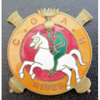 COAH NIMES : insigne émaillé du centre d'organisation d'Artillerie hippomobile sans attache (fabrication Camus)