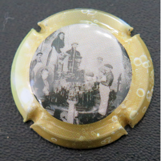 Capsule Muselet de bouteille de Val de Loire ACKERMAN Laurence n°35 Noir et blanc contour polychrome