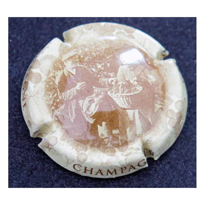 Capsule Muselet de bouteille de champagne GENERIQUE n° 703f couple les vendanges d'autrefois