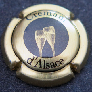 Capsule Muselet de bouteille de CRÉMANT D'ALSACE n° 45 Or et Noir (445) sur contour