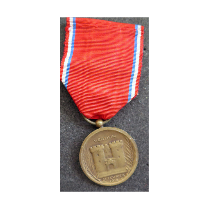 FRANCE : médaille de Verdun 21 février 1916 type Vernier en bronze