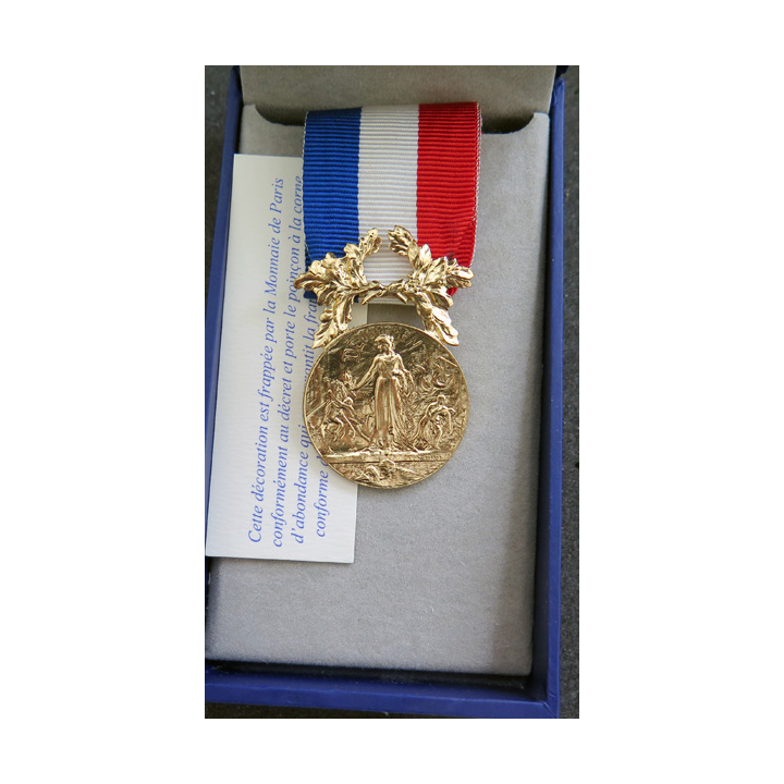 FRANCE : Médaille d'honneur neuve pour actes de courage et de dévouement dans son boitier de la Monnaie de Paris