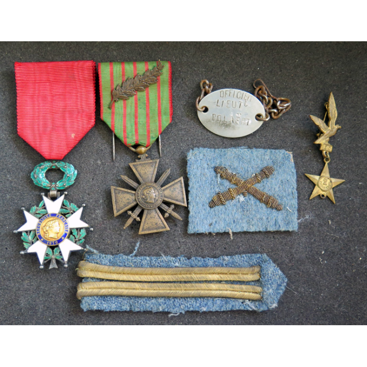 Ensemble du Lieutenant d'Artillerie Polaërt avec légion d'Honneur et Croix de guerre 1917.