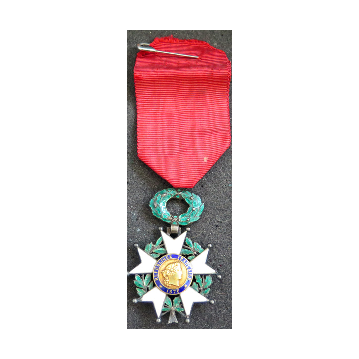 Ensemble du Lieutenant d'Artillerie Polaërt avec légion d'Honneur et Croix de guerre 1917.