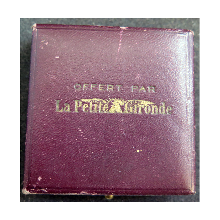 Médaille offerte par la Petite Gironde en bronze argenté dans son écrin diamètre 4,5 cm