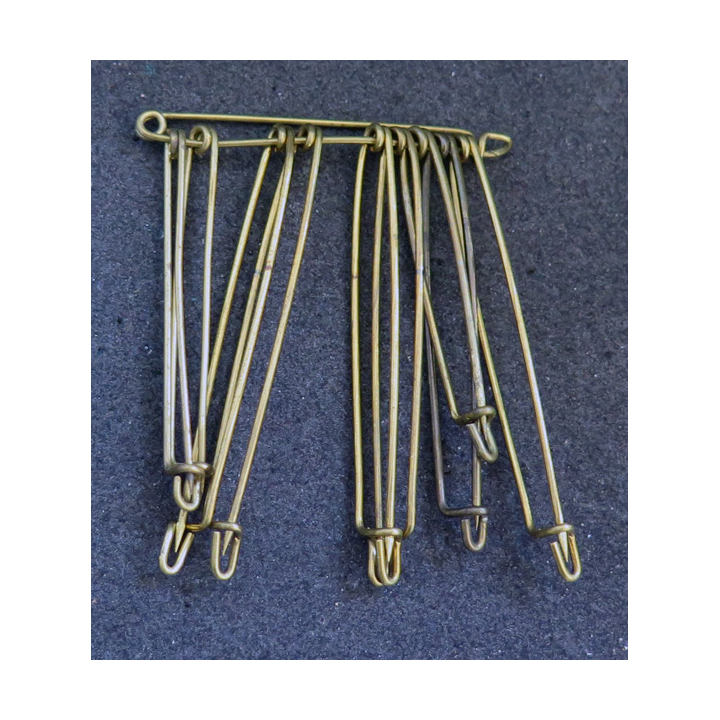 MILITARIA : lot de 10 épingles de taille diverses 5,5 à 4,5 cm
