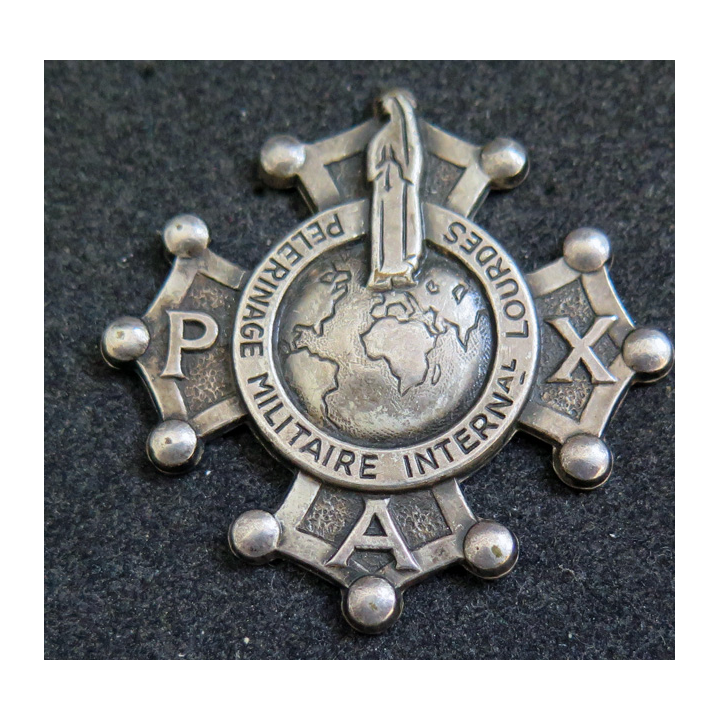PMI : 8° pèlerinage militaire international de Lourdes embouti et argenté 1965  sans attache