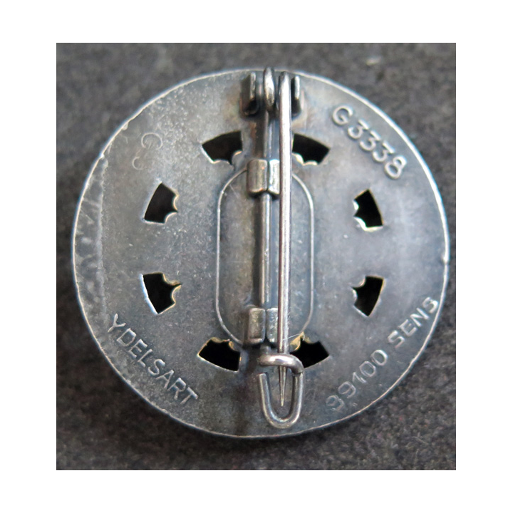 8° RA : insigne métallique du 8° régiment d'artillerie de fabrication Delsart G. 3338