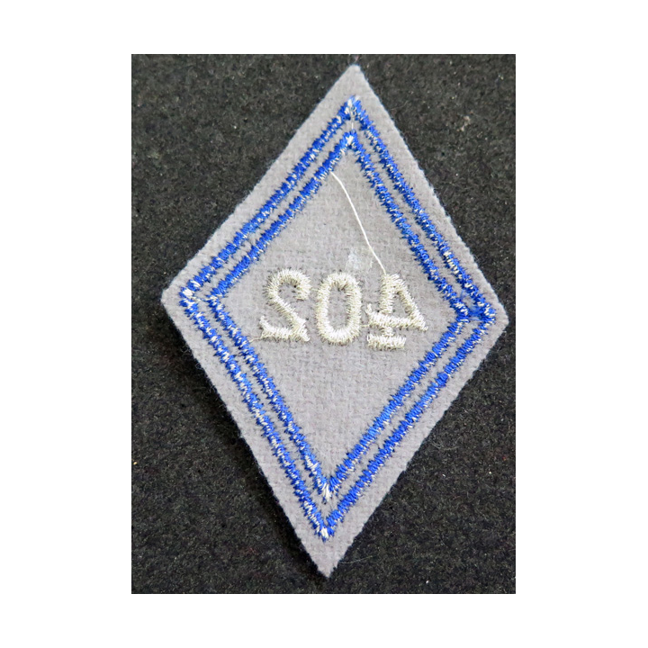 LOSANGE DE BRAS MODÈLE 45 : losange du matériel 402° CRD modèle sous-officier en laminette