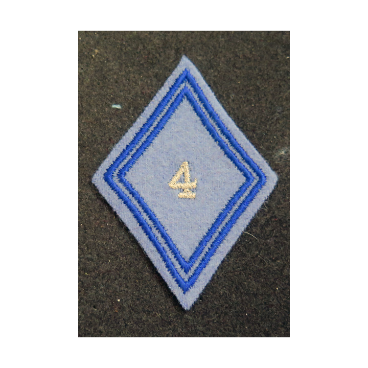 LOSANGE DE BRAS MODÈLE 45 : losange du 4° Bataillon du matériel modèle sous-officier (laminette)