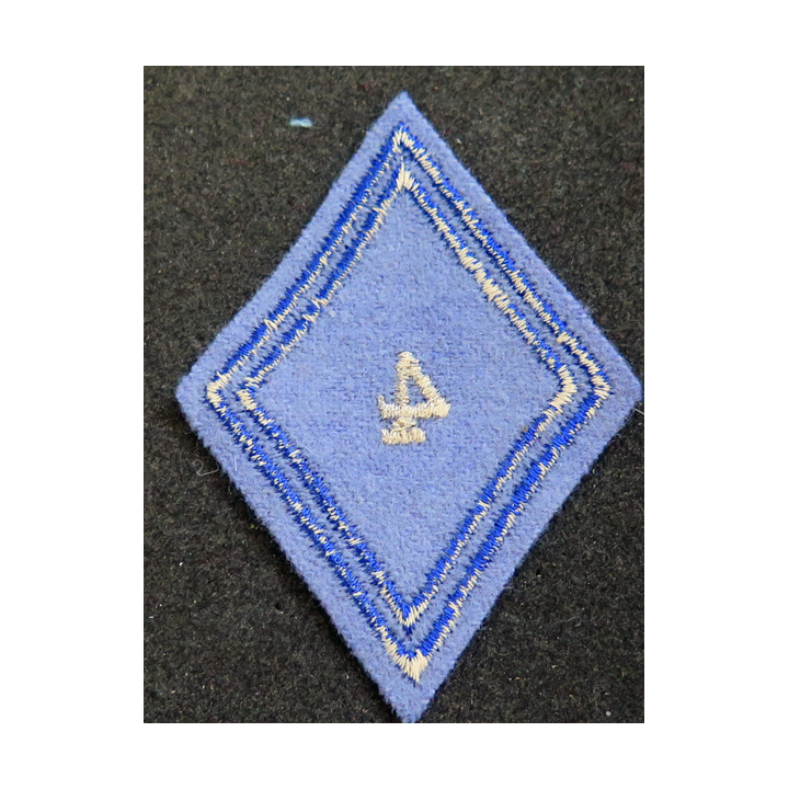LOSANGE DE BRAS MODÈLE 45 : losange du 4° Bataillon du matériel modèle sous-officier (laminette)