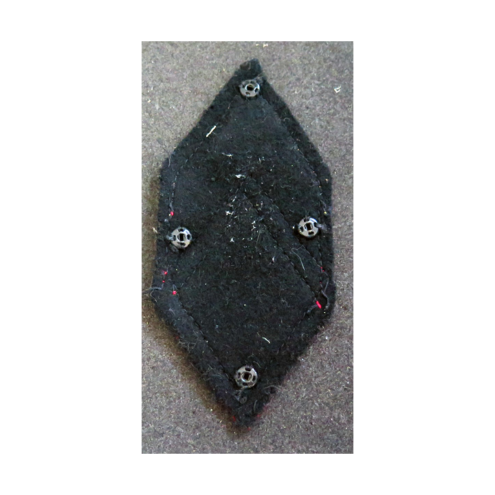 LOSANGE DE BRAS MODÈLE 45 : losange de Caporal Chef du 25° RAD Régiment d'artillerie Divisionnaire