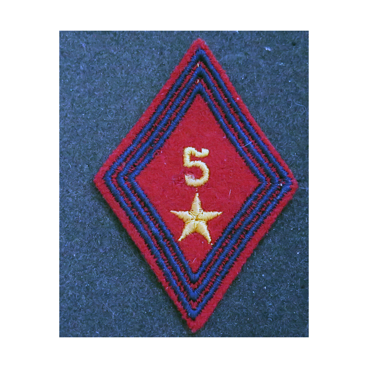 LOSANGE DE BRAS MODÈLE 45 : losange du 5° RAD régiment d'artillerie divisionnaire s/off (fil) Indochine