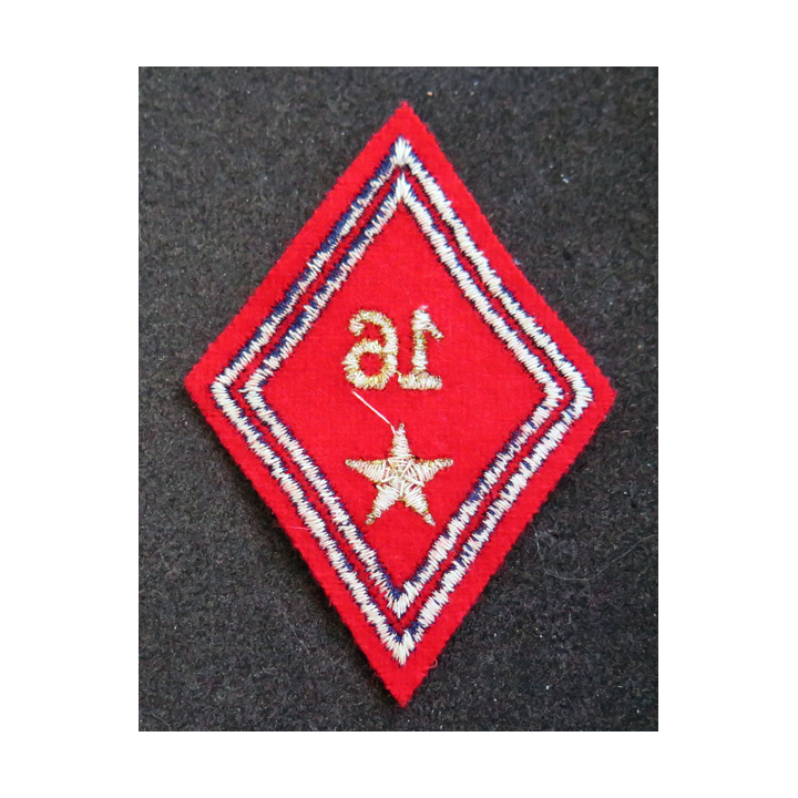 LOSANGE DE BRAS MODÈLE 45 : losange du 16° régiment d'artillerie divisionnaire modèle s/off (laminette)