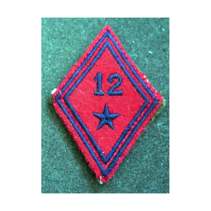 LOSANGE DE BRAS MODÈLE 45 : losange du 12° régiment d'artillerie divisionnaire modèle troupe