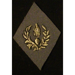 LOSANGE DE BRAS MODÈLE 45 : insigne bidouille NON REGLEMENTAIRE de commissariat argent sur fond gris
