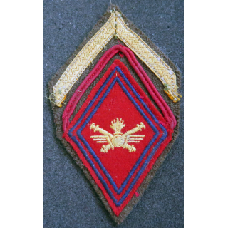 LOSANGE DE BRAS MODÈLE 45 : losange de sergent rengagé de l'artillerie antiaérienne (fil)