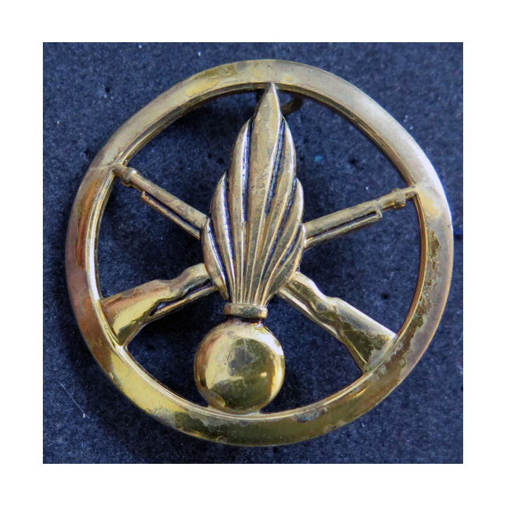 INFANTERIE : Insigne de béret de l'infanterie de fabrication Bichet Givry Gargan