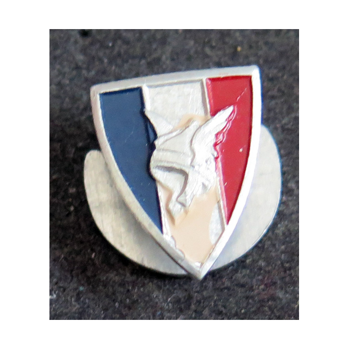 LFC : insigne de boutonnière de la Légion Française des combattants 2° Guerre mondiale fabrication Augis en aluminium peint
