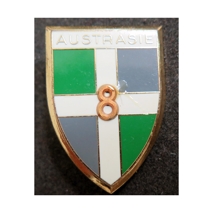 8° RI : insigne métallique du 8° régiment d'infanterie Austrasie de fabrication Delsart Sens G. 1197