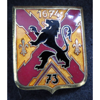 73° RI : 73° régiment d'infanterie de fabrication Arthus Bertrand Paris en émail Translucide et lion noir
