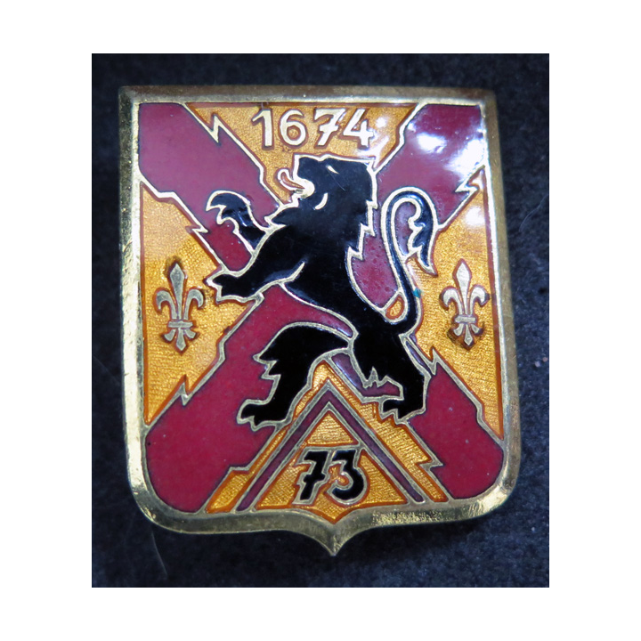 73° RI : 73° régiment d'infanterie de fabrication Arthus Bertrand Paris en émail Translucide et lion noir