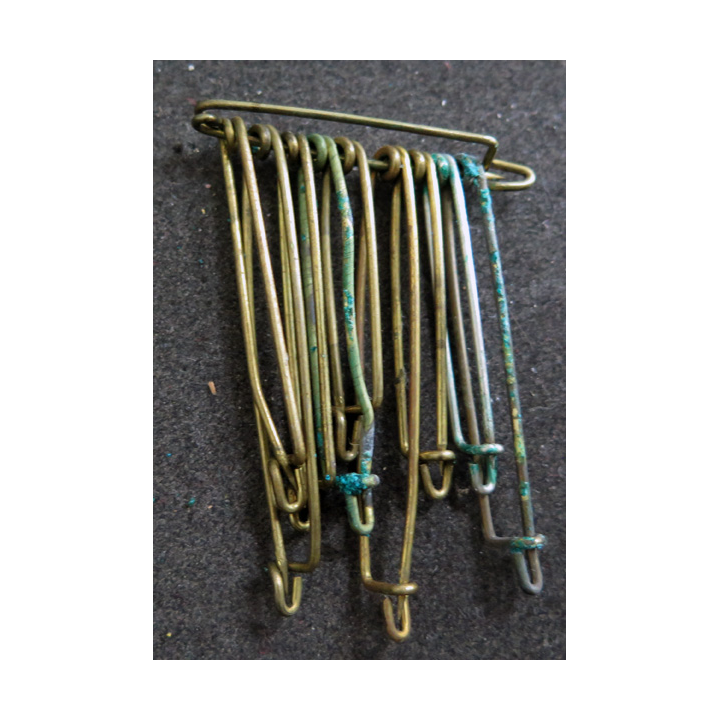 MILITARIA : lot de 10 épingles de taille diverses 3,5 à 5,5 cm
