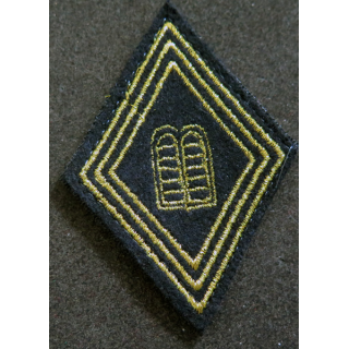 LOSANGE DE BRAS MODÈLE 45 : aumônier israélite titulaire fil or (laminette) avec 3 chevrons sur scratch