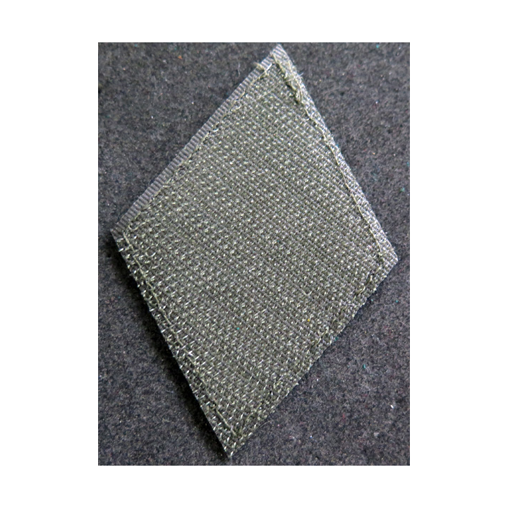 LOSANGE DE BRAS MODÈLE 45 : aumônier catholique titulaire fil or (laminette) avec 1 chevron sur scratch
