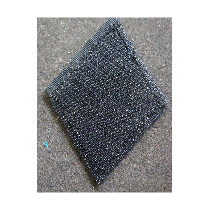 LOSANGE DE BRAS MODÈLE 45 : aumônier orthodoxe titulaire fil or (laminette) avec 1 chevron sur scratch