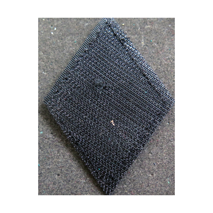 LOSANGE DE BRAS MODÈLE 45 : aumônier orthodoxe titulaire fil or (laminette) avec 2 chevrons sur scratch