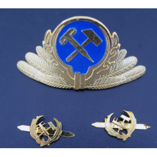 KAZAKHSTAN : insigne métal de casquette et de col des chemins de fer