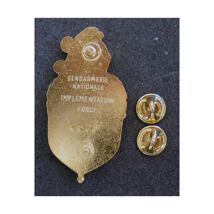 insigne de la gendarmerie de l'IFOR Implementation Force Numéroté 0623
