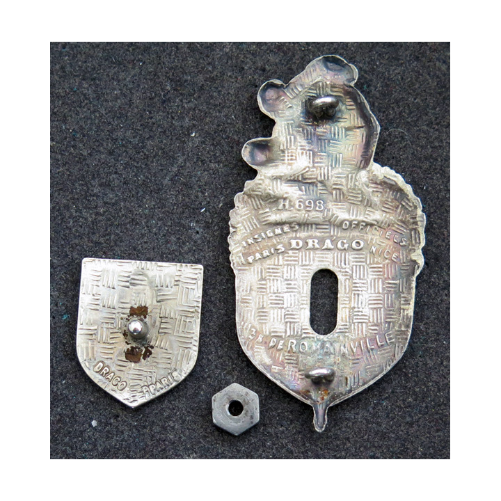 Insigne du personnel de la gendarmerie affecté hors territoire Plateau D ROM H.698 et  écu Drago
