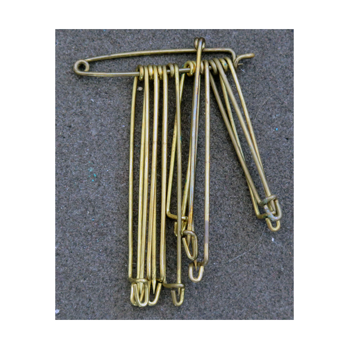 MILITARIA : lot de 10 épingles de taille diverses 3,5 à 5 cm