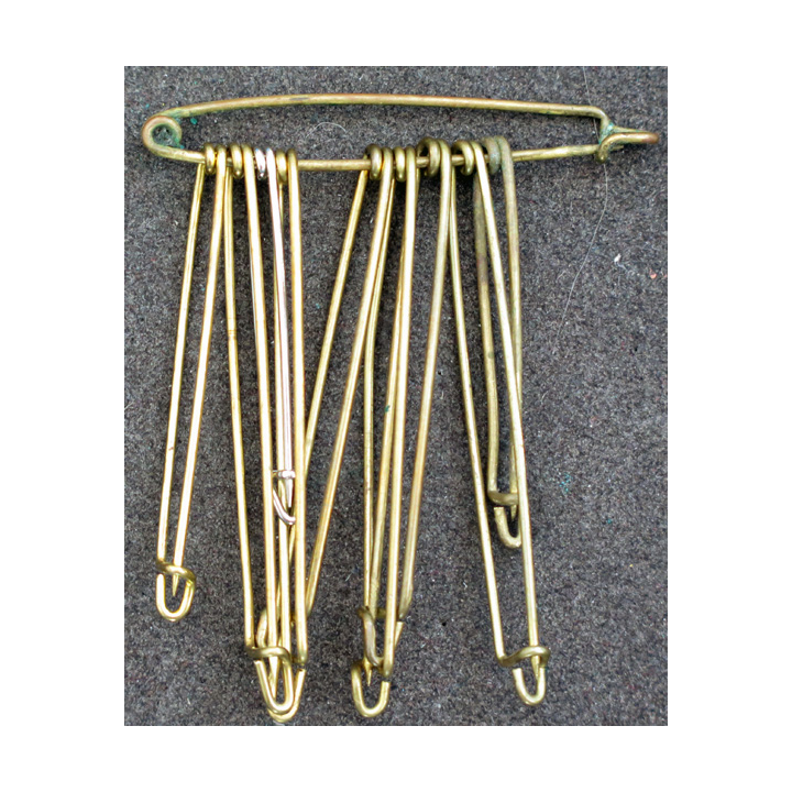 MILITARIA : lot de 10 épingles de taille diverses 3 à 5 cm