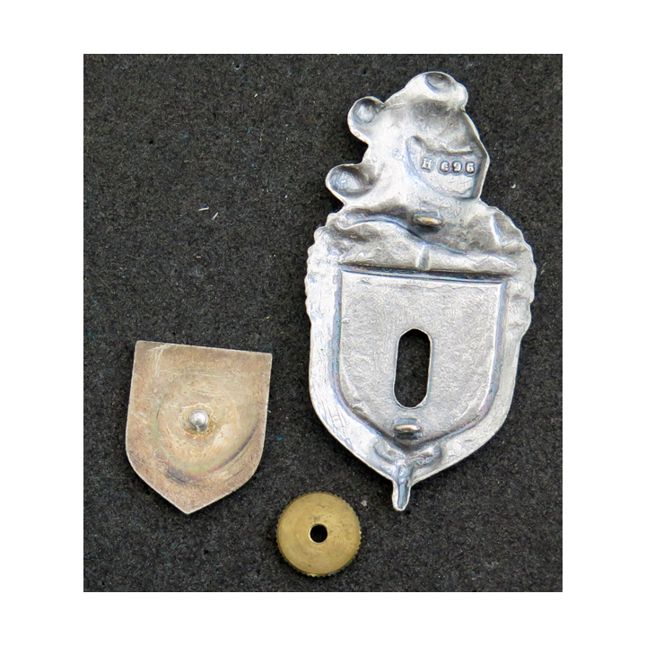 Insigne de la 1° légion de gendarmerie d'Orléans Plateau H.696 et écu lisse en émail