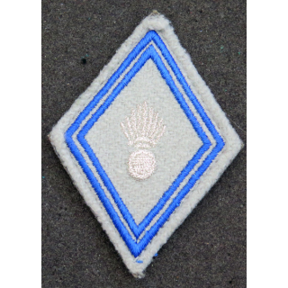 LOSANGE DE BRAS MODÈLE 45 : cadre sous officier du matériel hors unité (laminette) sur velcro