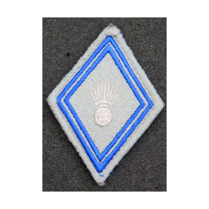 LOSANGE DE BRAS MODÈLE 45 : cadre sous officier du matériel hors unité (laminette) sur velcro