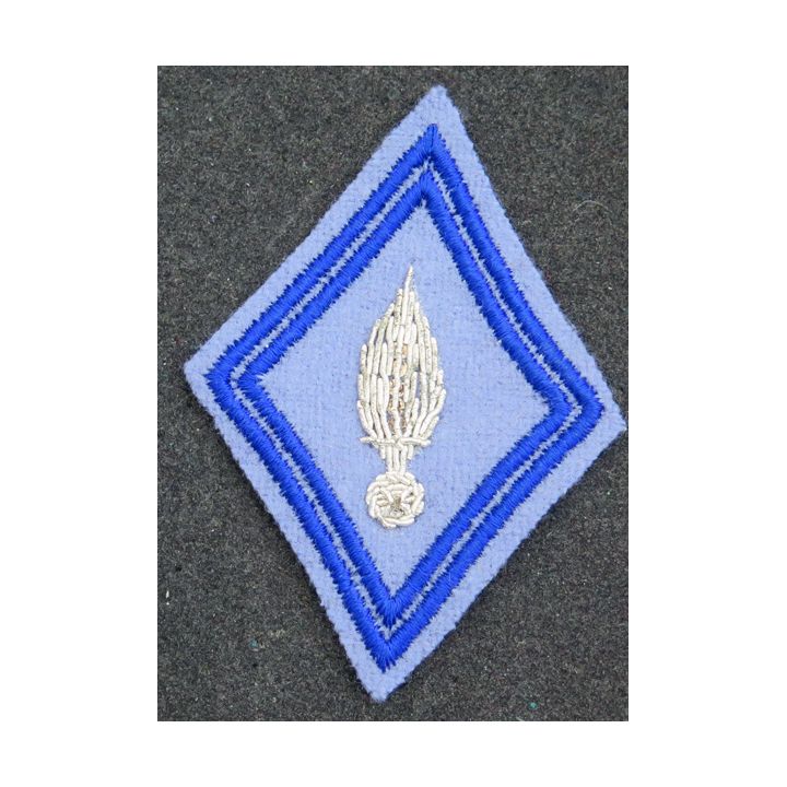 LOSANGE DE BRAS MODÈLE 45 : cadre officier du matériel hors unité (cannetille)