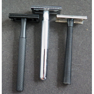 Lot de 3 rasoirs 1 plastique et deux métal