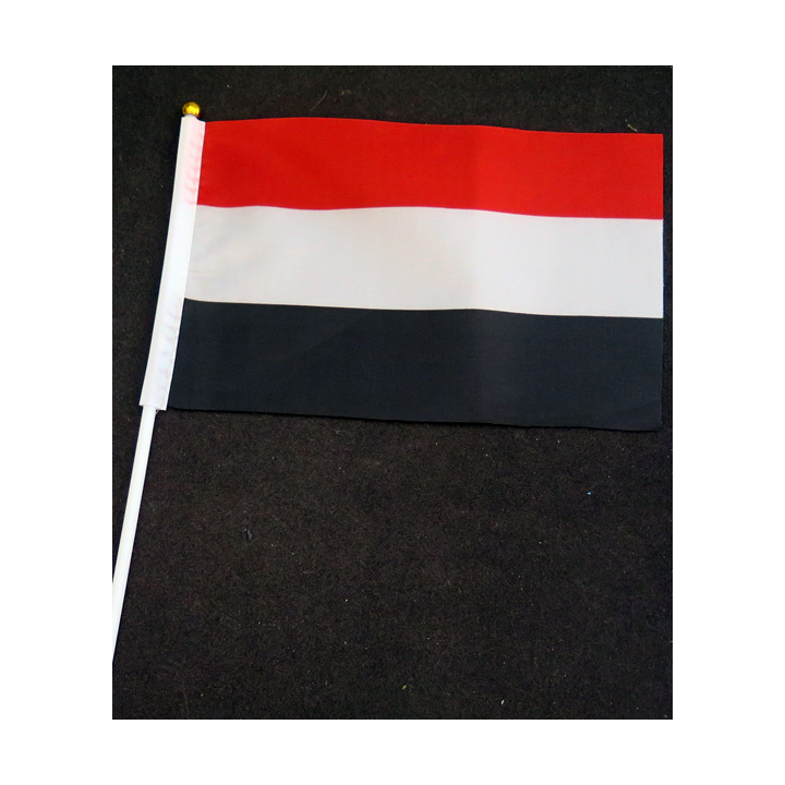Petit drapeau à main du Yémen fixé sur une hampe en plastique blanc 20 x 13,5 cm
