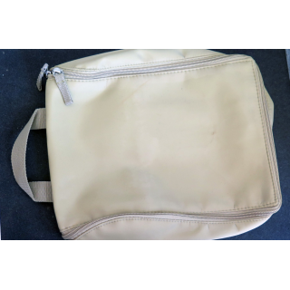 Trousse de toilette beige neuve 22 dx 27 cm avec 7 cases de rangement
