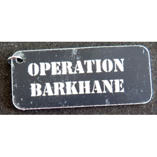 Plaque métallique de porte clefs ? Opération Barkhane 7 x 3 cm