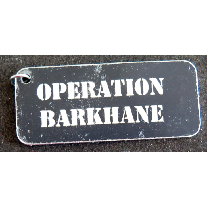Plaque métallique de porte clefs ? Opération Barkhane 7 x 3 cm