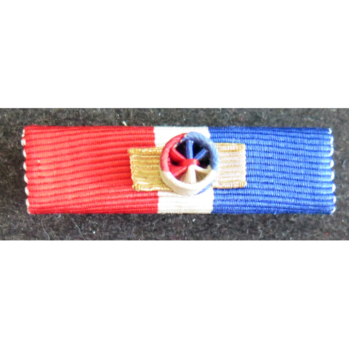 FRANCE : Rappel de décoration de la médaille vermeil du travail