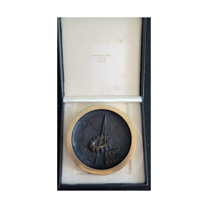 ECAN RUELLE : Plaque en bronze de l'établissement des constructions et armes navales de Ruelle diamètre 12 cm