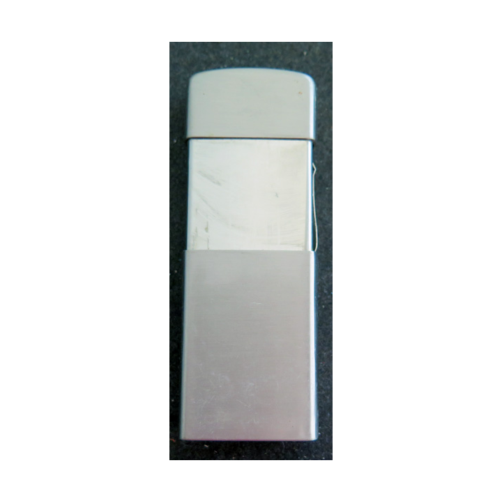 Boitier type briquet en métal brossé argenté