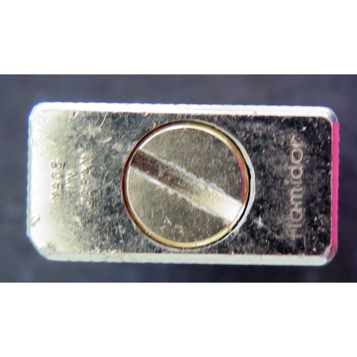 Briquet rechargeable Flamidor made in Japan  2,6 x 5,4 cm doré