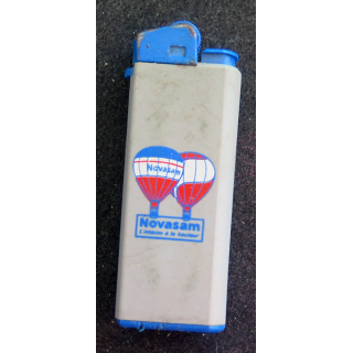 Briquet Novasam l'intérim à la hauteur 8 x 3 cm